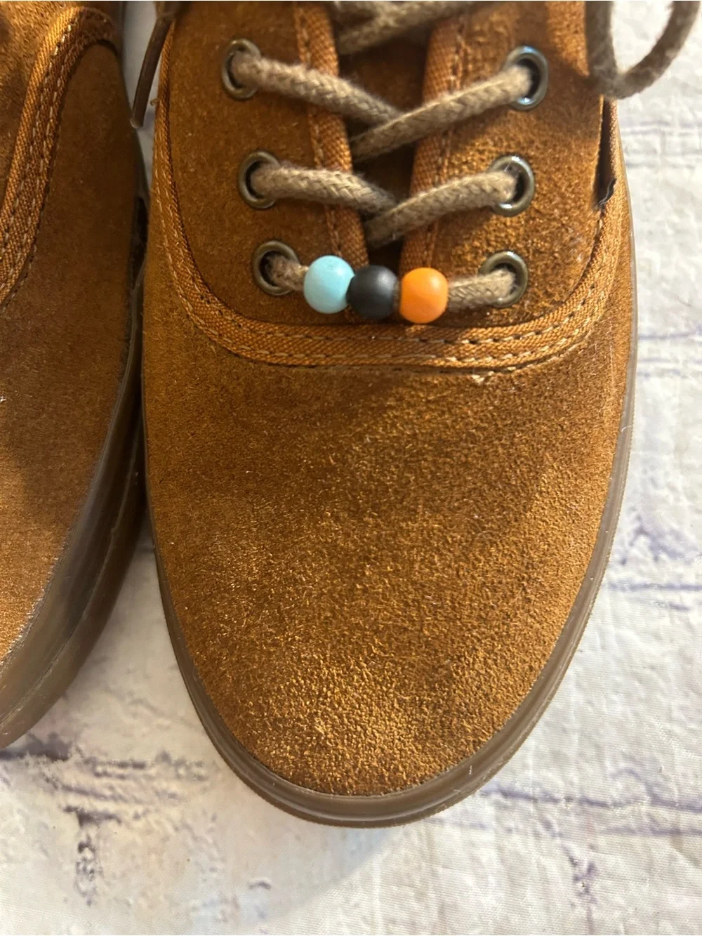VANS BROWN SUEDE M(8.5) W(10) UNISEX COLORFUL BEADS THREADED ON LACES SNEAKERS